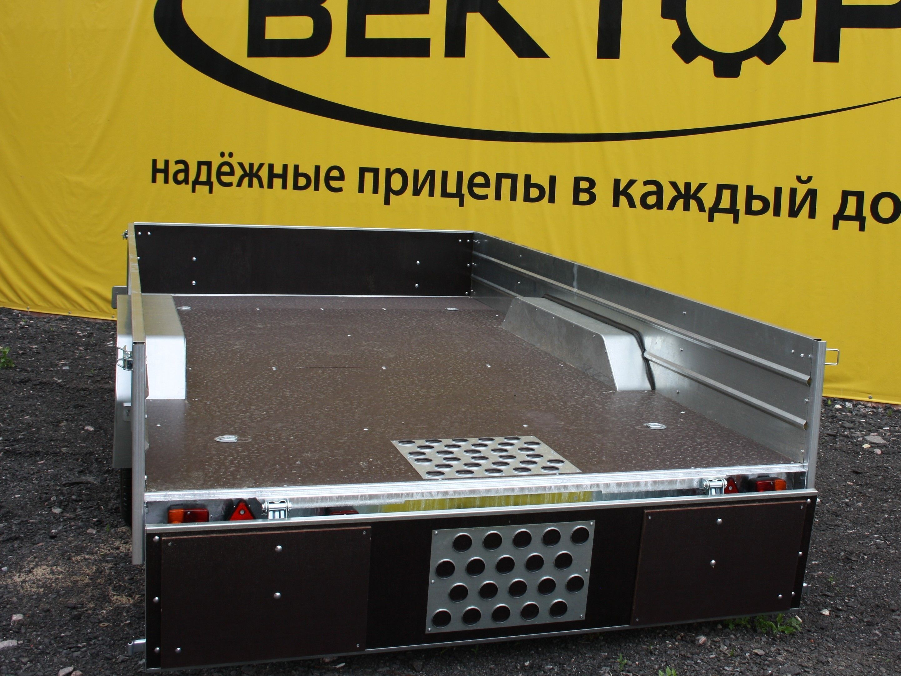 Прицеп ЛАВ 81013Е 4.0 (колея 1740мм)